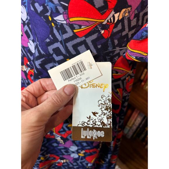 Captain Hook! Fabulous fit-and-flare Disney tunic top - Picture 2 of 3